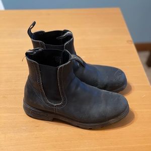 Blundstones